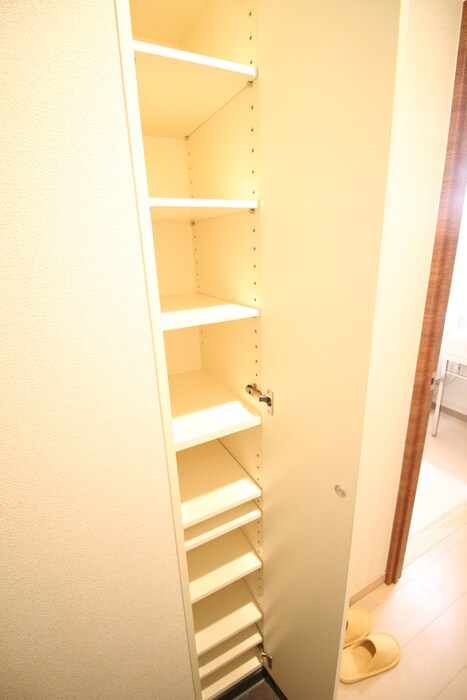 物件内観写真14　(靴箱)