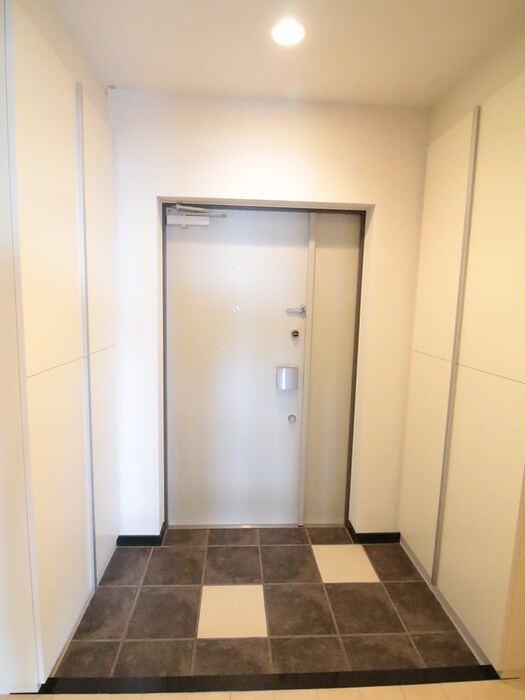 物件内観写真14　(玄関)