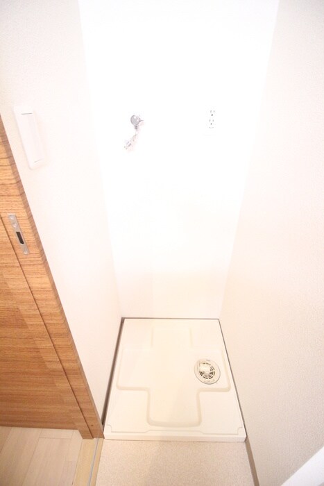 物件内観写真17　(洗濯機置場)