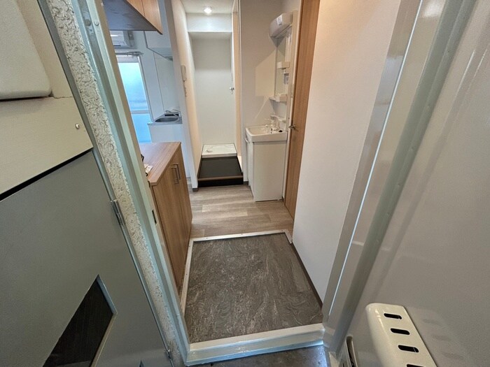 物件内観写真16　(玄関)