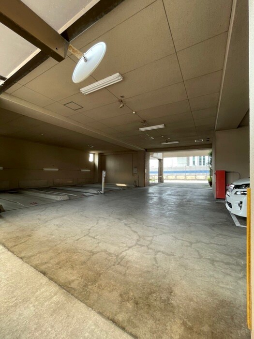 物件外観写真4　(駐車場)