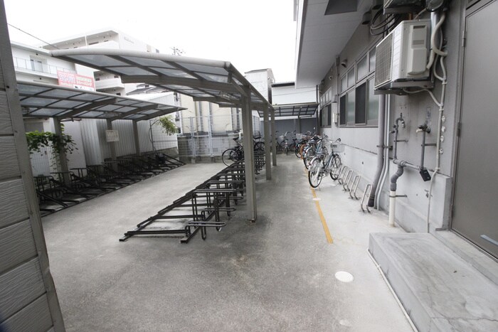 物件外観写真6　(駐輪場)