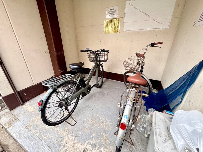 物件外観写真3　(駐輪場)