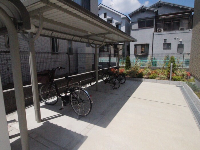 物件外観写真4　(駐輪場)
