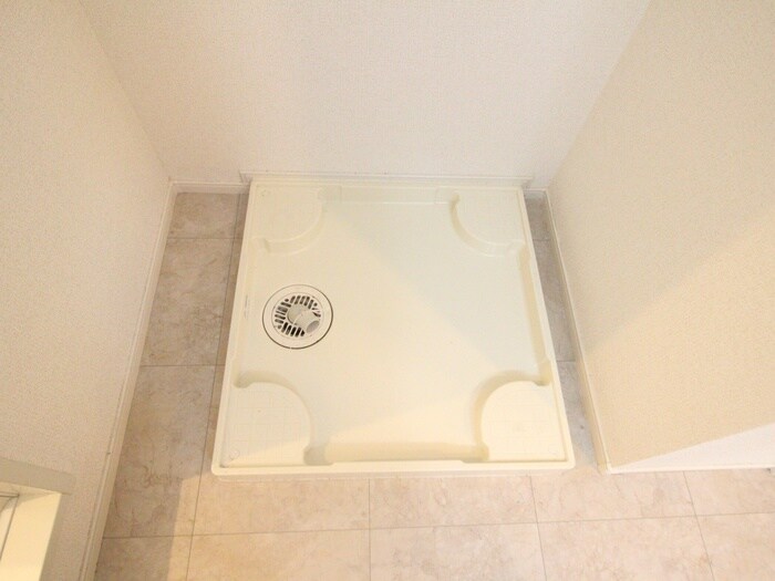 物件内観写真12　(洗濯機置場)