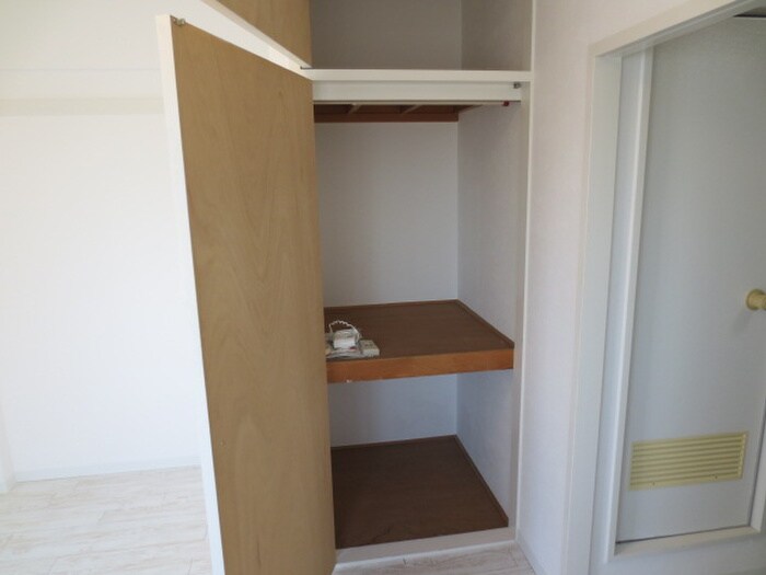 物件内観写真11　(収納)