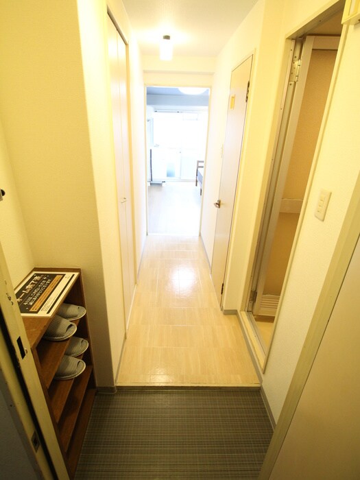 物件内観写真7　(玄関)