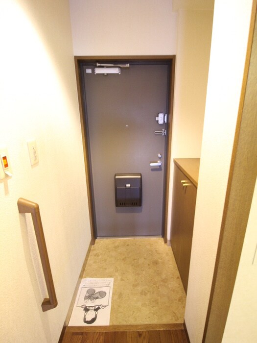 物件内観写真16　(玄関)