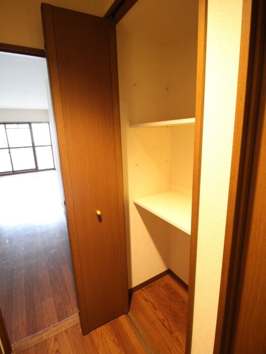 物件内観写真18　(収納)
