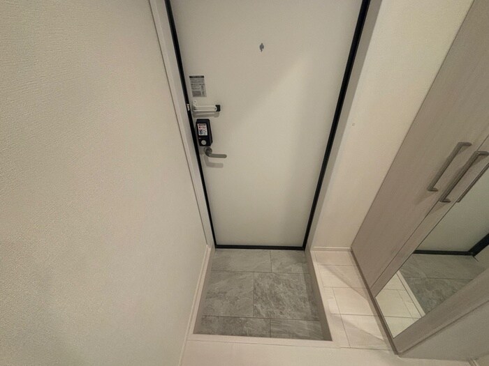 物件内観写真10　(玄関)