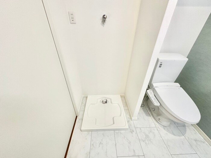 物件内観写真12　(洗濯機置場)