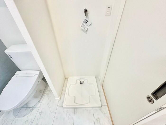 物件内観写真12　(洗濯機置場)