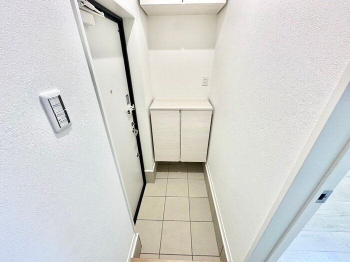 物件内観写真14　(玄関)