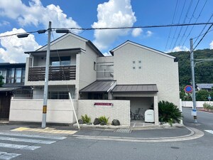 パ－クウォ－ク下鴨外観写真