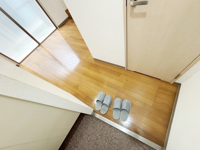 物件内観写真6　(玄関)