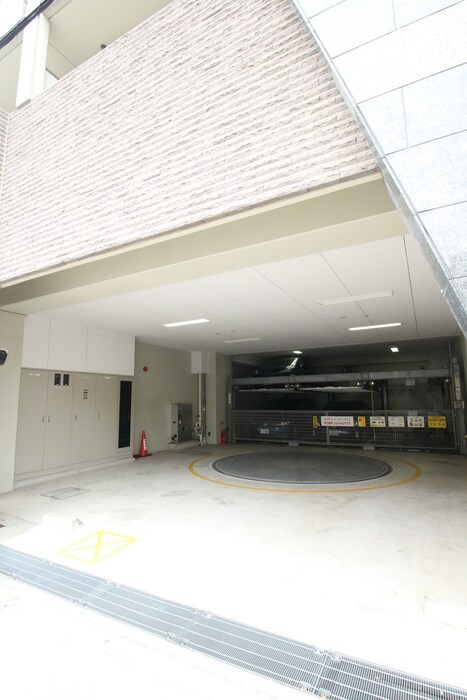 物件外観写真6　(駐車場)