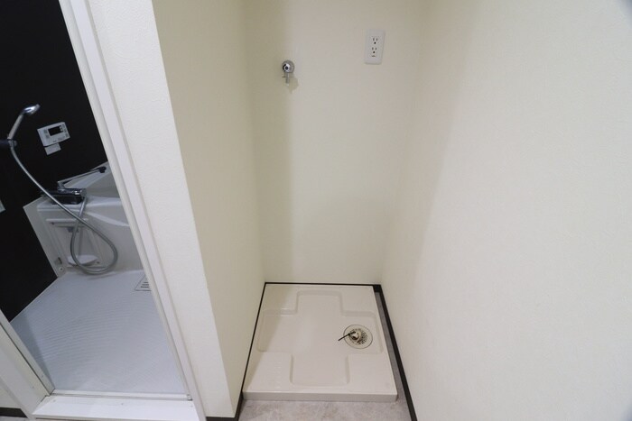 物件内観写真14　(洗濯機置場)