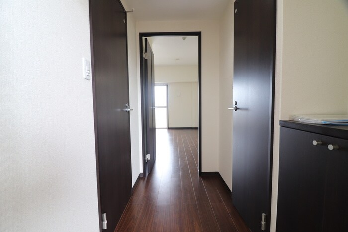 物件内観写真18　(玄関)