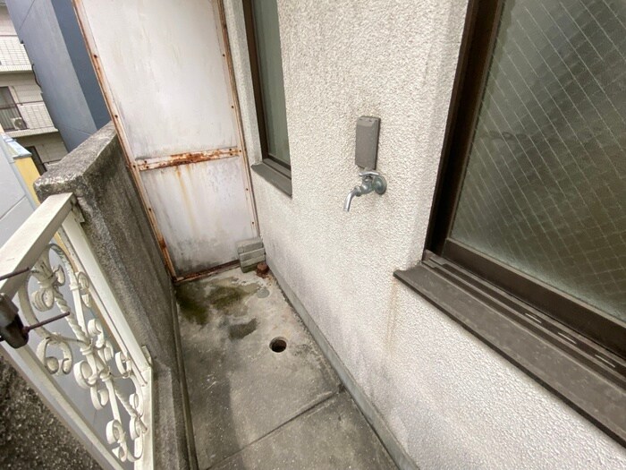 物件内観写真18　(洗濯機置場)