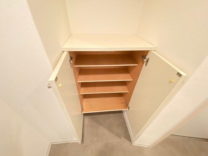 物件内観写真16　(靴箱)