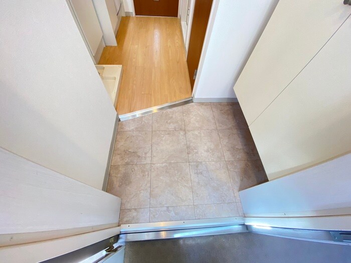 物件内観写真17　(玄関)