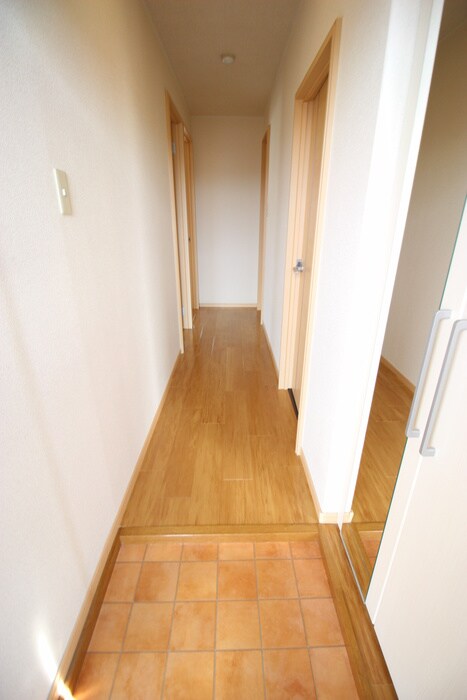 物件内観写真15　(玄関)