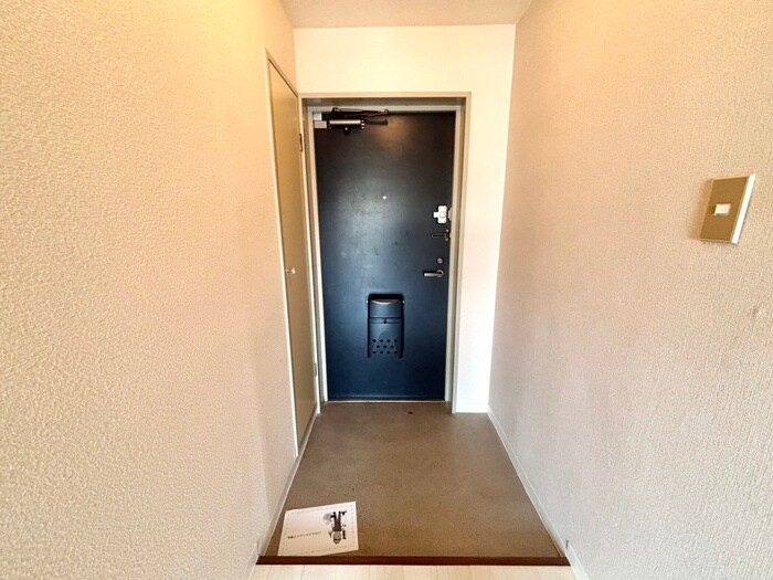 物件内観写真14　(玄関)