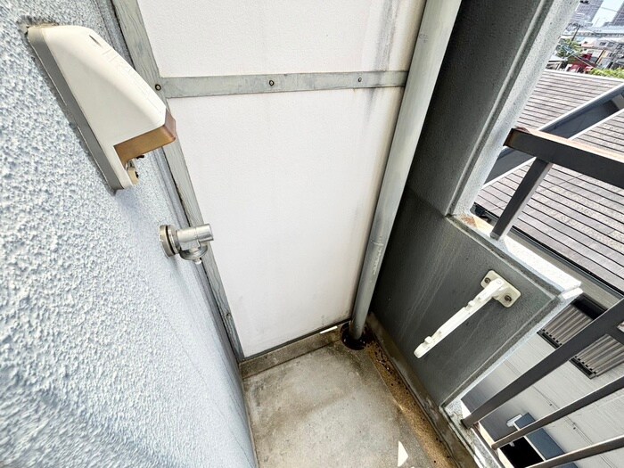 物件内観写真16　(洗濯機置場)