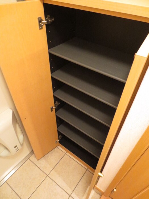 物件内観写真8　(靴箱)