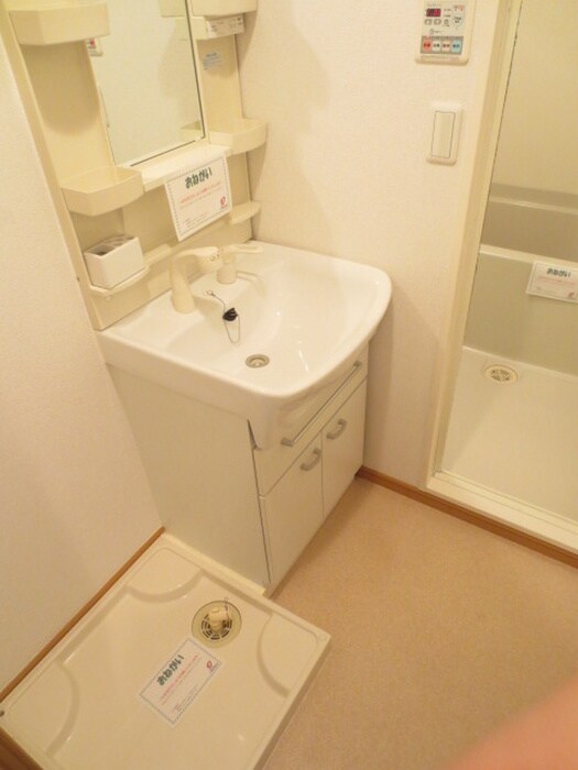 物件内観写真18　(洗濯機置場)