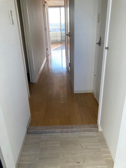 物件内観写真7　(玄関)