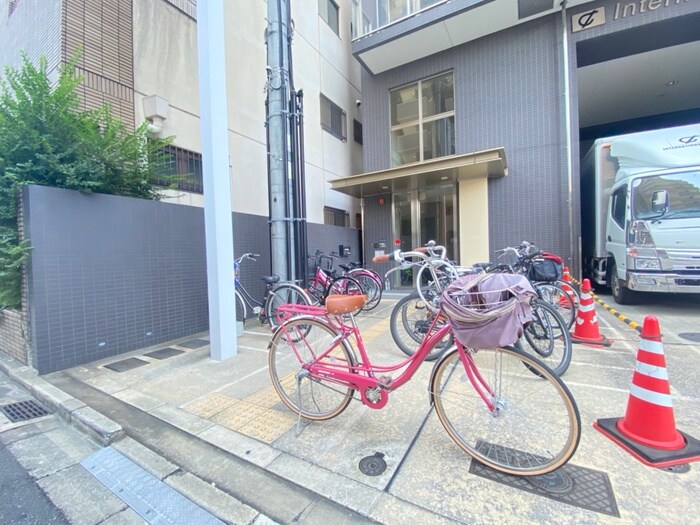 物件外観写真3　(駐輪場)