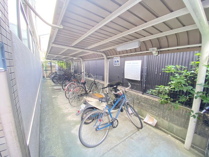 物件外観写真5　(駐輪場)