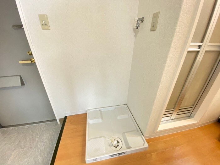 物件内観写真21　(洗濯機置場)