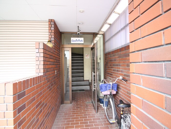 物件外観写真5　(エントランス部分)