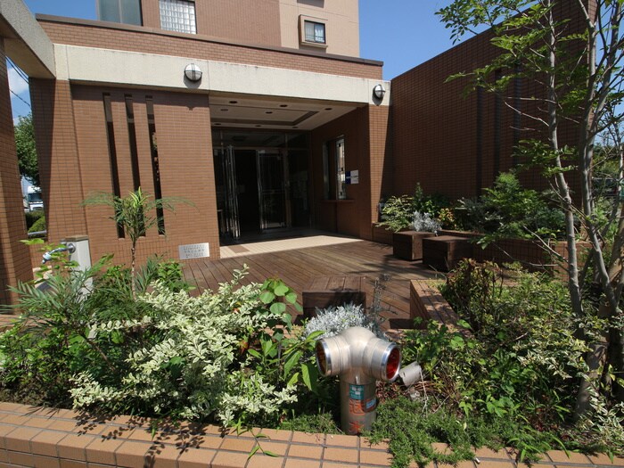 物件外観写真4　(エントランス部分)