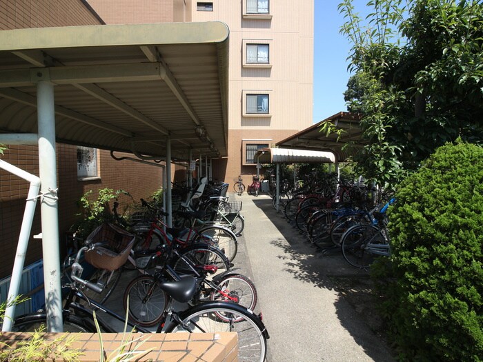 物件外観写真5　(駐輪場)