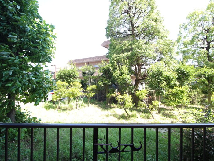 物件内観写真17　(室内からの展望)