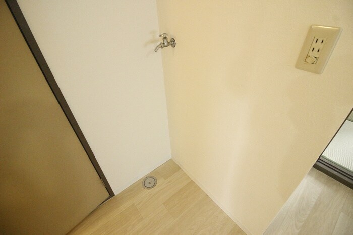 物件内観写真18　(洗濯機置場)