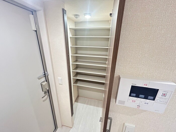 物件内観写真18　(靴箱)