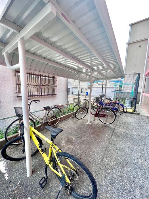 物件外観写真6　(駐輪場)