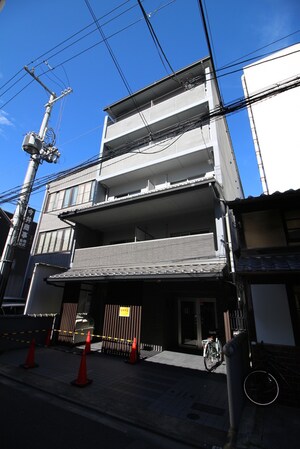 ラプルミエール烏丸五条外観写真
