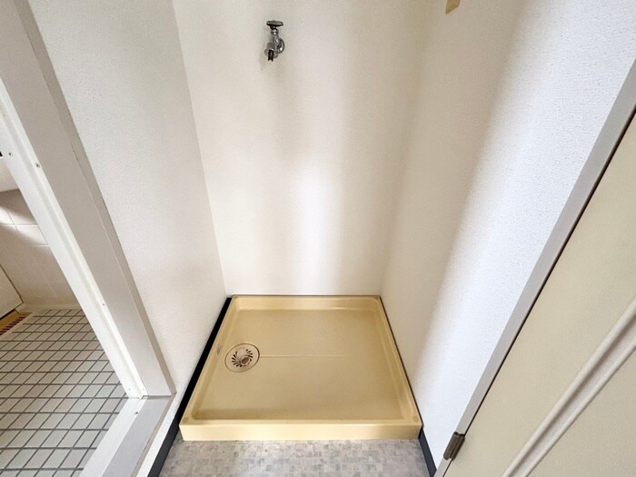 物件内観写真11　(洗濯機置場)