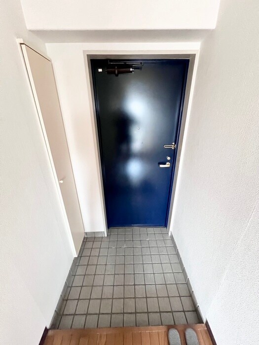 物件内観写真13　(玄関)