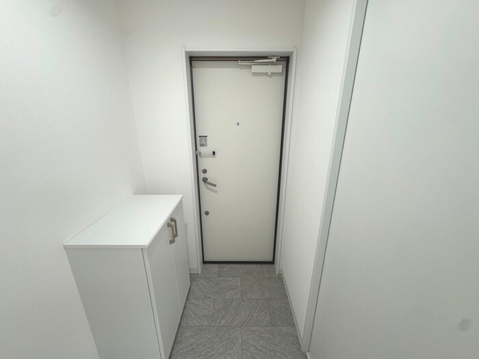 物件内観写真16　(玄関)