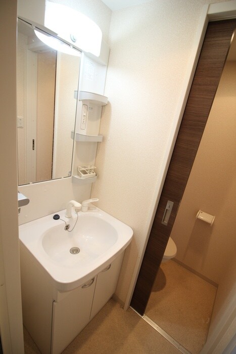 物件内観写真8　(洗面)