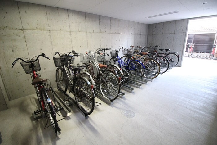 物件外観写真5　(駐輪場)