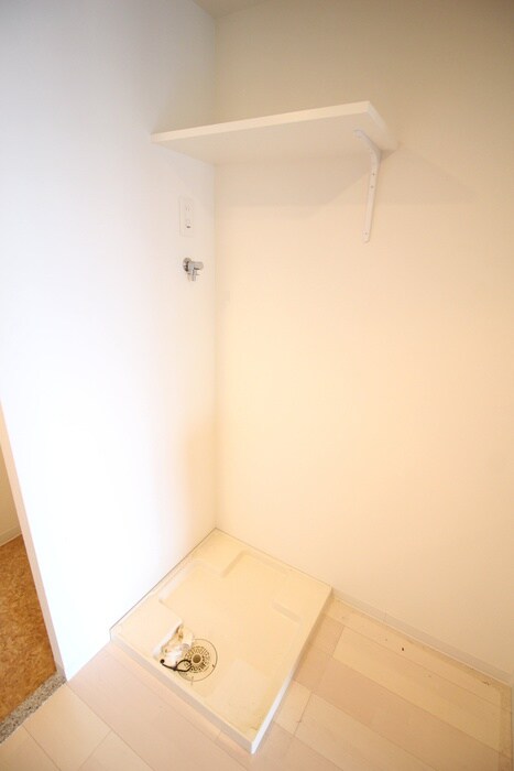 物件内観写真11　(洗濯機置場)