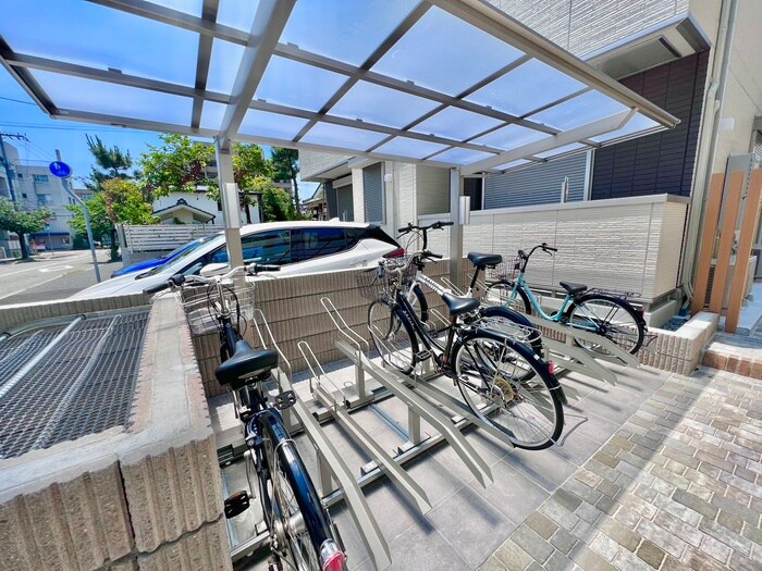 物件外観写真5　(駐輪場)