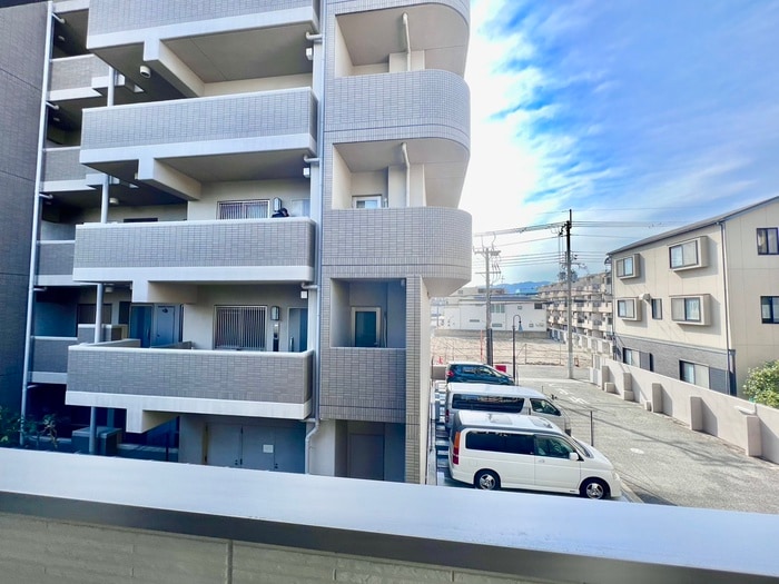 物件内観写真16　(室内からの展望)